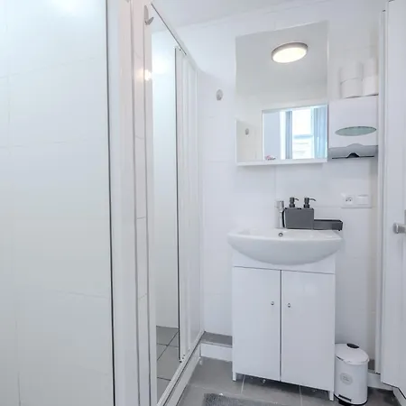 Apartment Stunning & Spacious 2bdr Apt In Center Prague