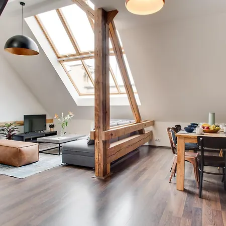 Ultimate 1 Experience - Duplex, Roof Terrace, Castle View, Free Parking Over Weekends, Ac! Appartamento Praga