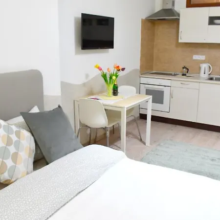 Apartment Centre