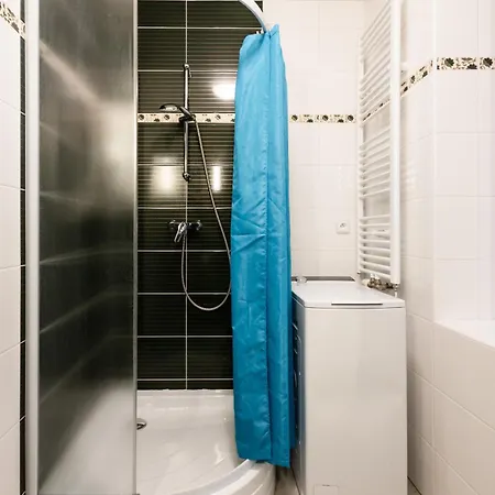Spacious In Quiet Courtyard Near Charles Bridge * Prague