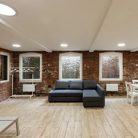 Spacious In Quiet Courtyard Near Charles Bridge Apartment Prague