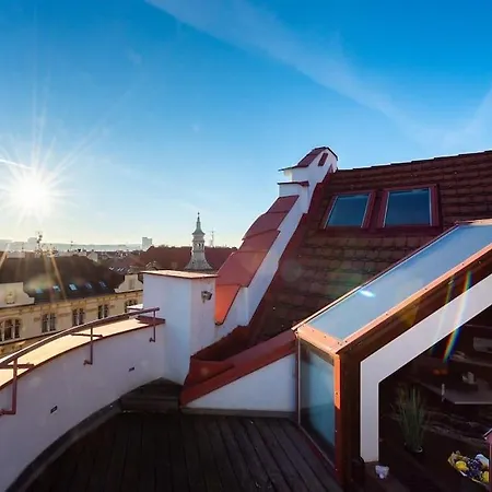 Luxusni S Terasou A Garazi Apartment Prague