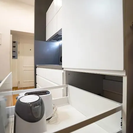 Cozy With Garage Apartment
