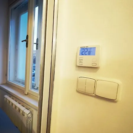 Apartment Cozy With Garage