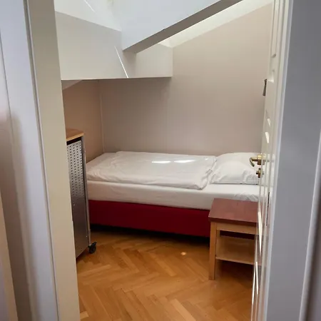 Ea Julis Hotel