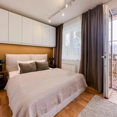 Turnkey I Karlin Square Apartment