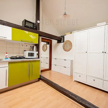Apartment Attic 3 Bedrooms With 2 Bathrooms *
