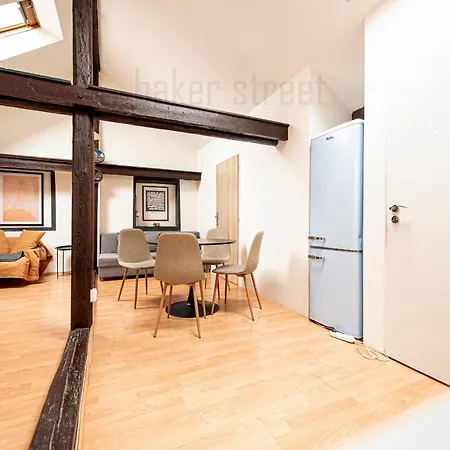 Apartment Attic 3 Bedrooms With 2 Bathrooms *