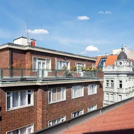 Cozy 4-bedrooms With Terrace * Prague