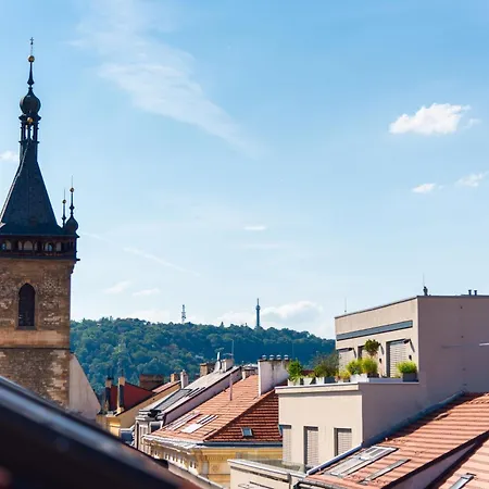 Cozy 4-bedrooms With Terrace Prague