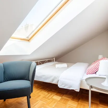 Apartment Cozy 4-bedrooms With Terrace