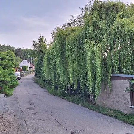 Zbraslav Old Garden Apartment *