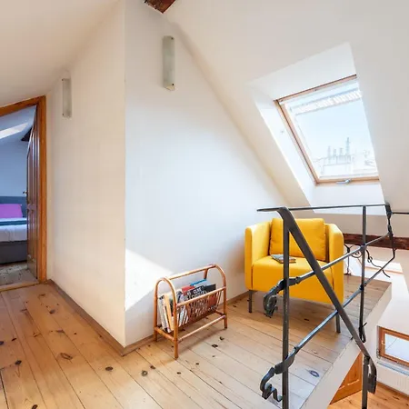 Appartamento Stylish 2-level Near The National Theatre *