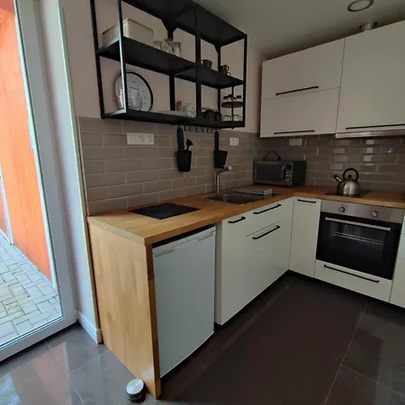 Bright Cosy House With Parking Holiday home