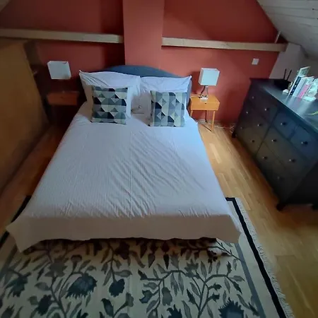 Holiday home Bright Cosy House With Parking *