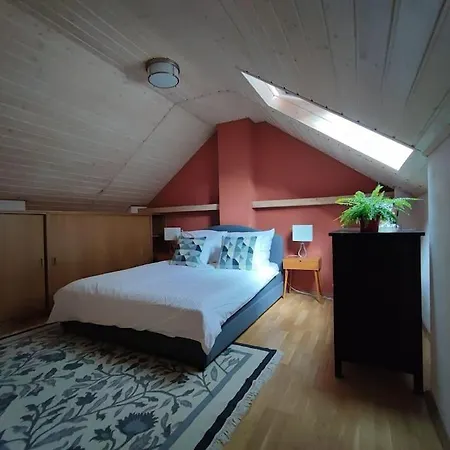 Bright Cosy House With Parking Holiday home