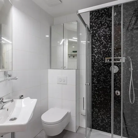 Apartment Klidny A Stylovy U Vaclavskeho Namesti *