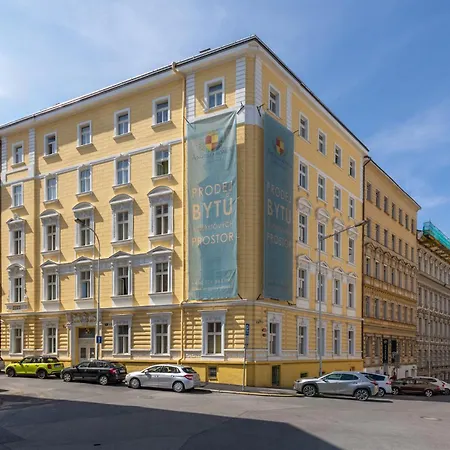 Apartment Klidny A Stylovy U Vaclavskeho Namesti *