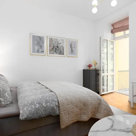 Klidny A Stylovy U Vaclavskeho Namesti Apartment