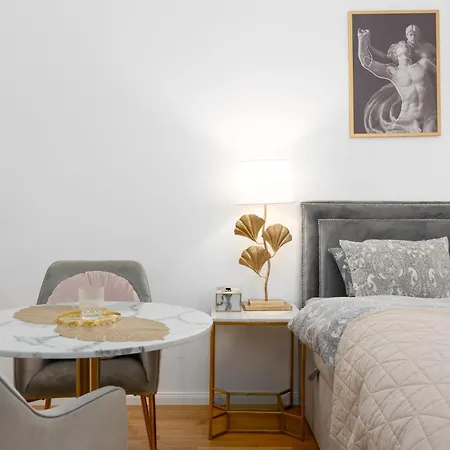 Apartment Klidny A Stylovy U Vaclavskeho Namesti
