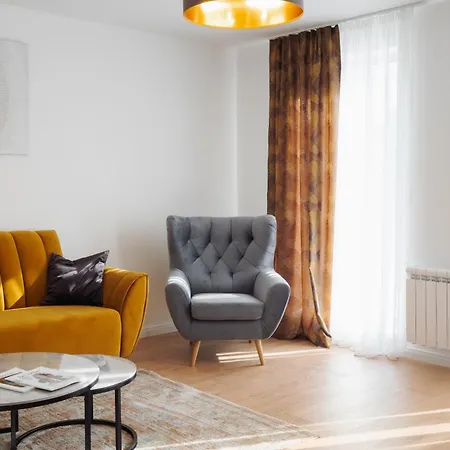 Chic With Terrace & View Apartment