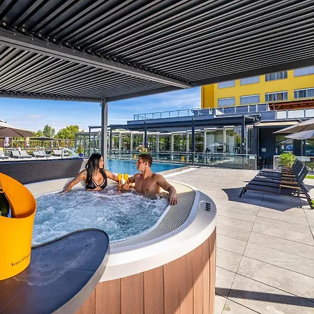 Aura Design & Garden Pool Hotel