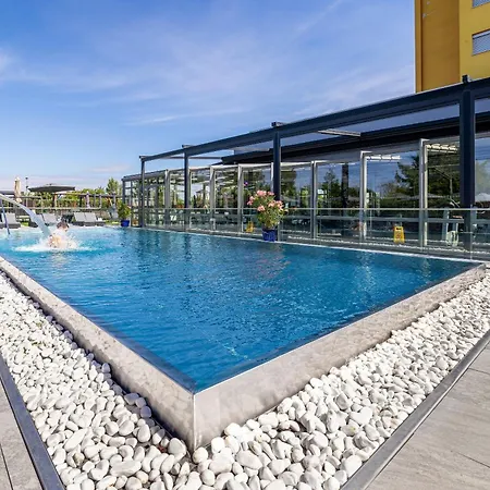 Aura Design & Garden Pool