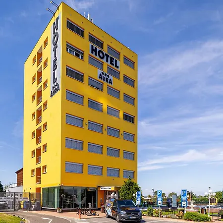 Hotel Aura Design & Garden Pool Prague