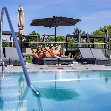 Hotel Aura Design & Garden Pool