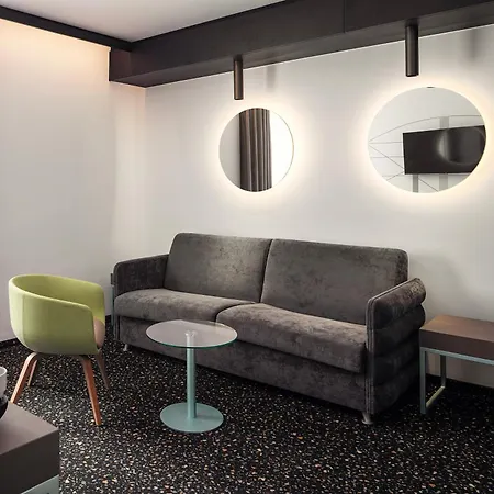 Szálloda Ea Embassy 4*