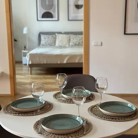 Apartment Spacious Elegance - A Gem Prague