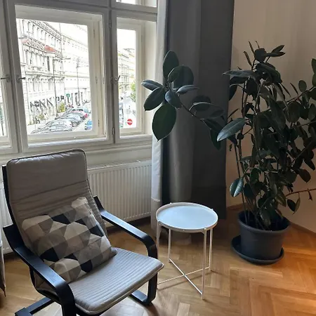 Spacious Elegance - A Gem Apartment Prague