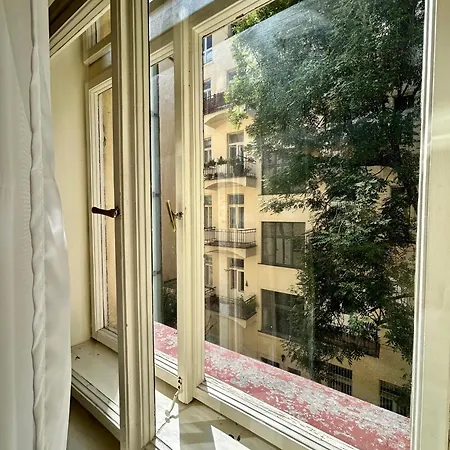 Exclusive Prag