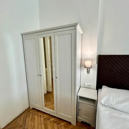 Exclusive Prag