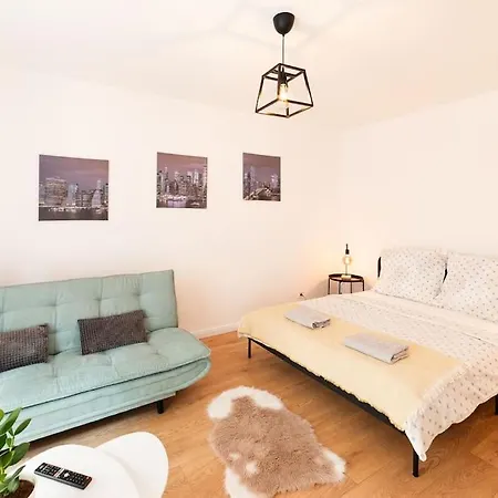 Domino Apartment *