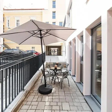 Apartment Domino *