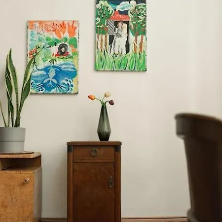 Apartment Artisan & Old-timey 2 Bedrooms