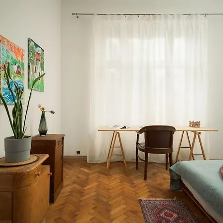 Artisan & Old-timey 2 Bedrooms