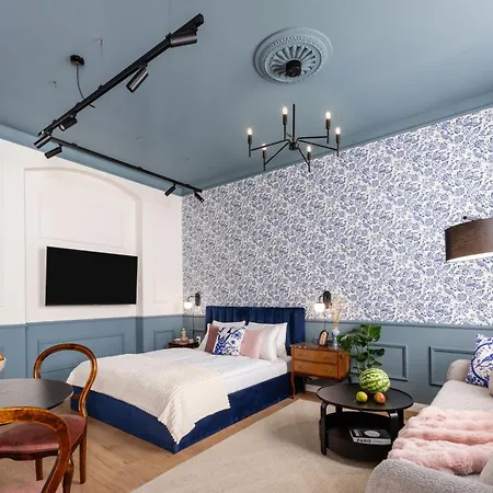 Turnkey I Antonin Dvorak Apartment *