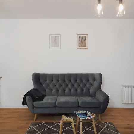 Granite - Cozy Center With Balcony Apartment *