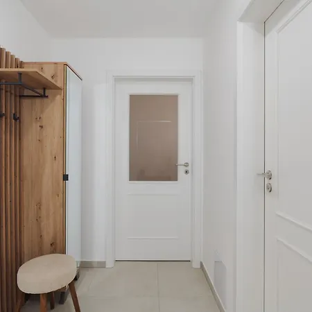Granite - Cozy Center With Balcony * Prague