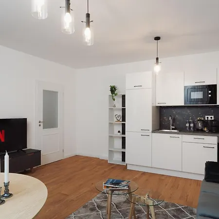 Granite - Cozy Center With Balcony Apartment