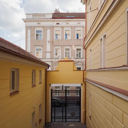 Granite - Cozy Center With Balcony * Prague