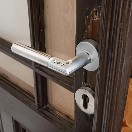 Lägenhet Apartments In Mala Strana - 10 Minutes From Charles Bridge Prag