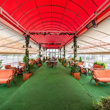 Albatros Bådhotel 3*