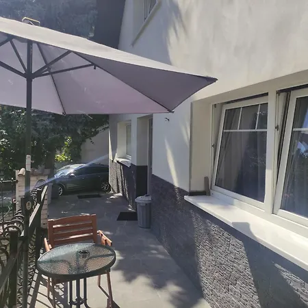 Apartment Cozy Gardens In Prague