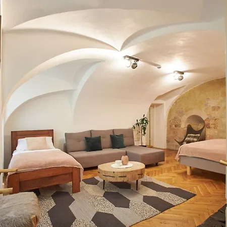 Lazenska N4 4* Praha