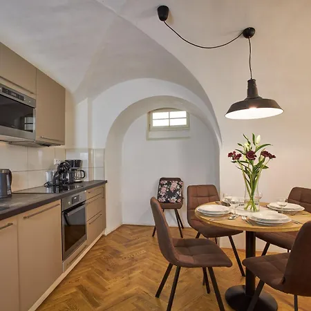 Aparthotel Lazenska N4