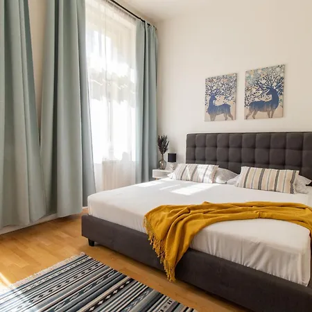 Apartment Stepanska Cr