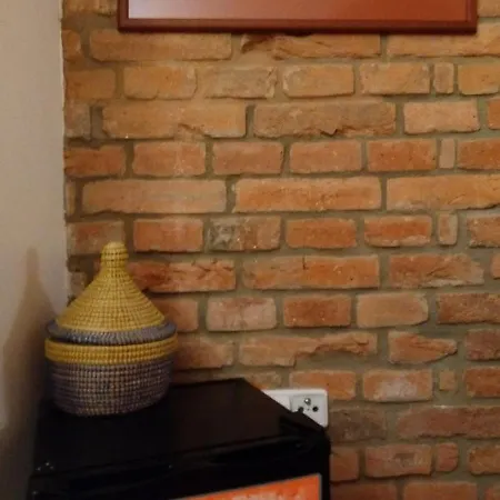 Romantic And Atypical In Prague's Montmartre Apartmán *